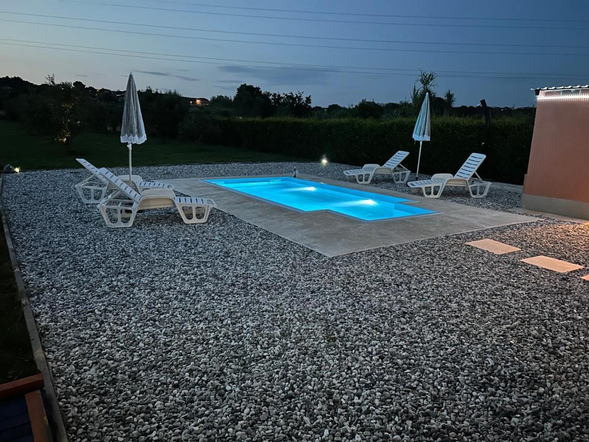 Dora House With Wifi And Outdoor Swimming Pool Villa Pula Exterior foto