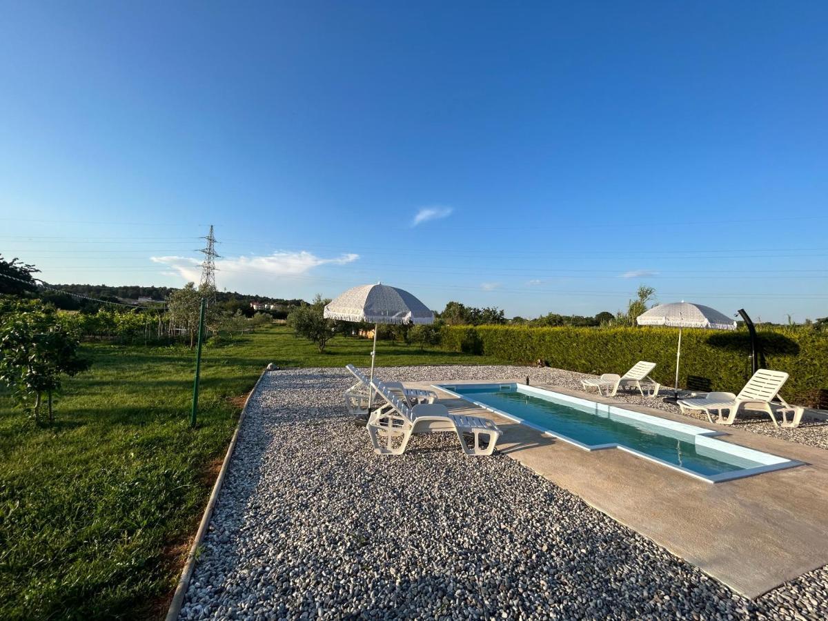 Dora House With Wifi And Outdoor Swimming Pool Villa Pula Exterior foto