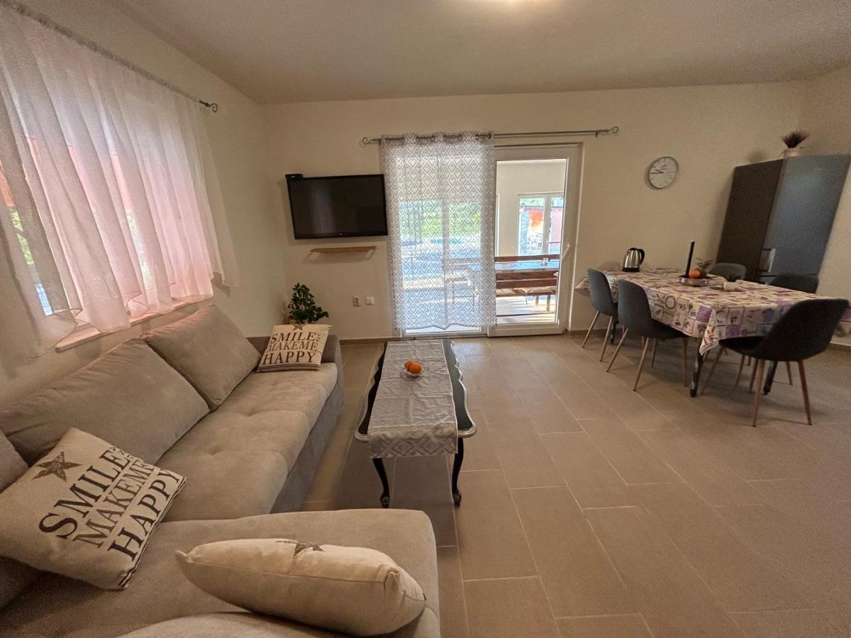 Dora House With Wifi And Outdoor Swimming Pool Villa Pula Exterior foto