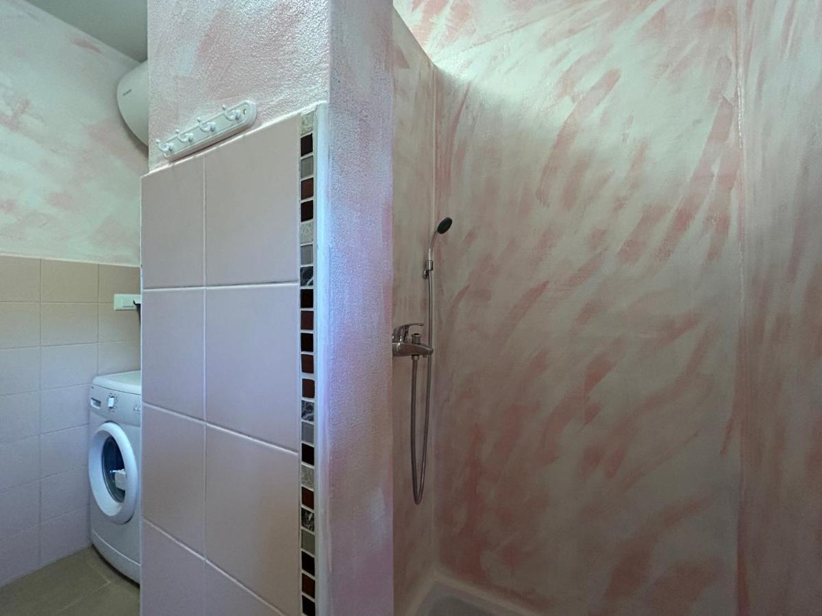 Dora House With Wifi And Outdoor Swimming Pool Villa Pula Exterior foto